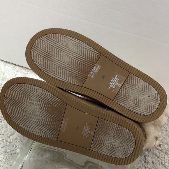 Guess Addalyn faux suede/fur lined booties 7.5 - Picture 9 of 11